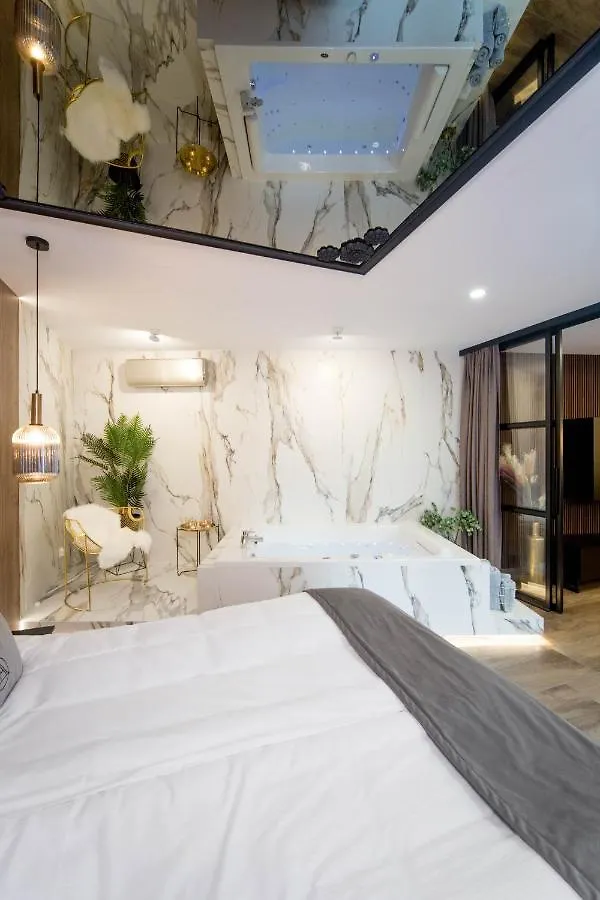Jacuzzi Apartment Main Square Krakau 0*,